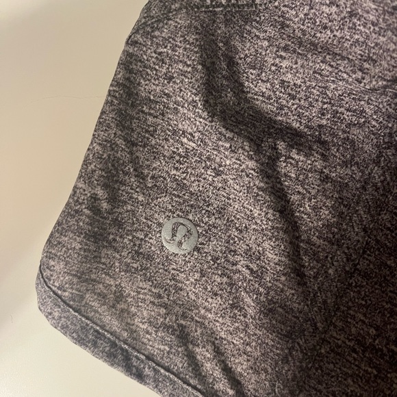 lululemon tracker short sz 10 - Picture 3 of 5